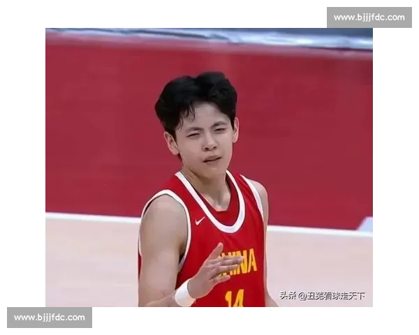 中国女篮 23 岁 FMVP 杨舒予崛起 成宫鲁鸣战术核心 中国女篮 23 岁 FMVP 杨舒予崛起 成宫鲁鸣战术核心